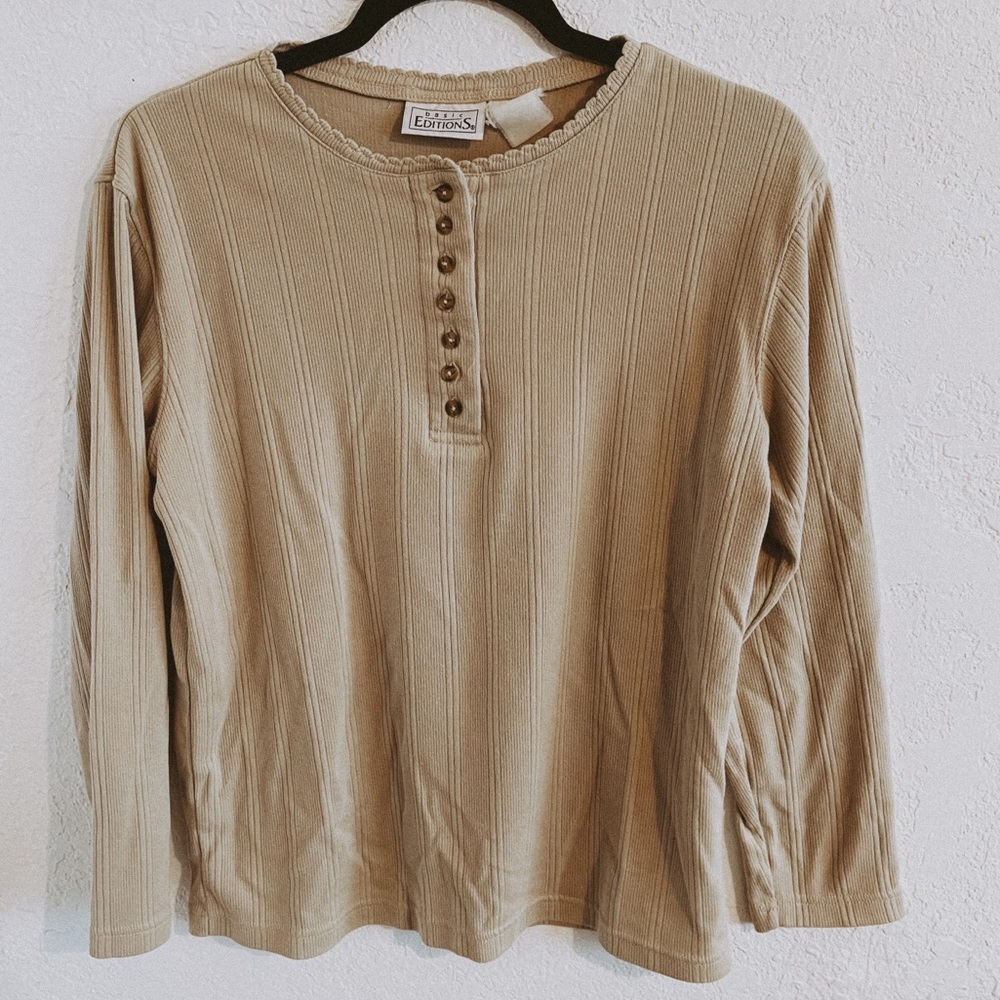 Tan Tee